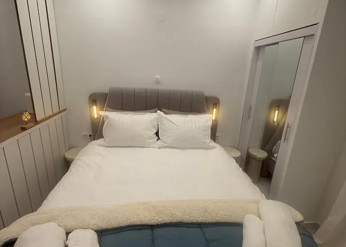 Phoenix Luxury * סלוניקי